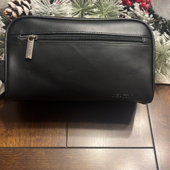Brand new mens Kenneth Cole travel bag - Picture 2 of 13